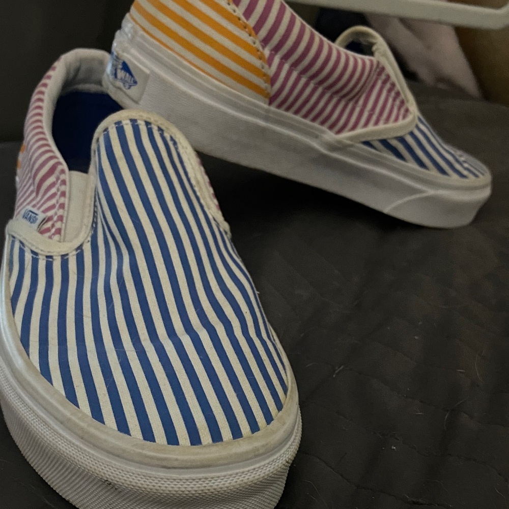 Vans Unisex Slip-On Striped Canvas Sneakers - Men’s size 6.5 Women’s size 8,